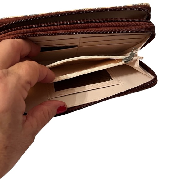 Union Bay Cat Floral Design Wallet Wristlet NWOT - Picture 6 of 8